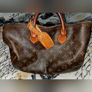 Louis Vuitton SPEEDY 35 Brown Monogram Travel Bag w/LV accessories.